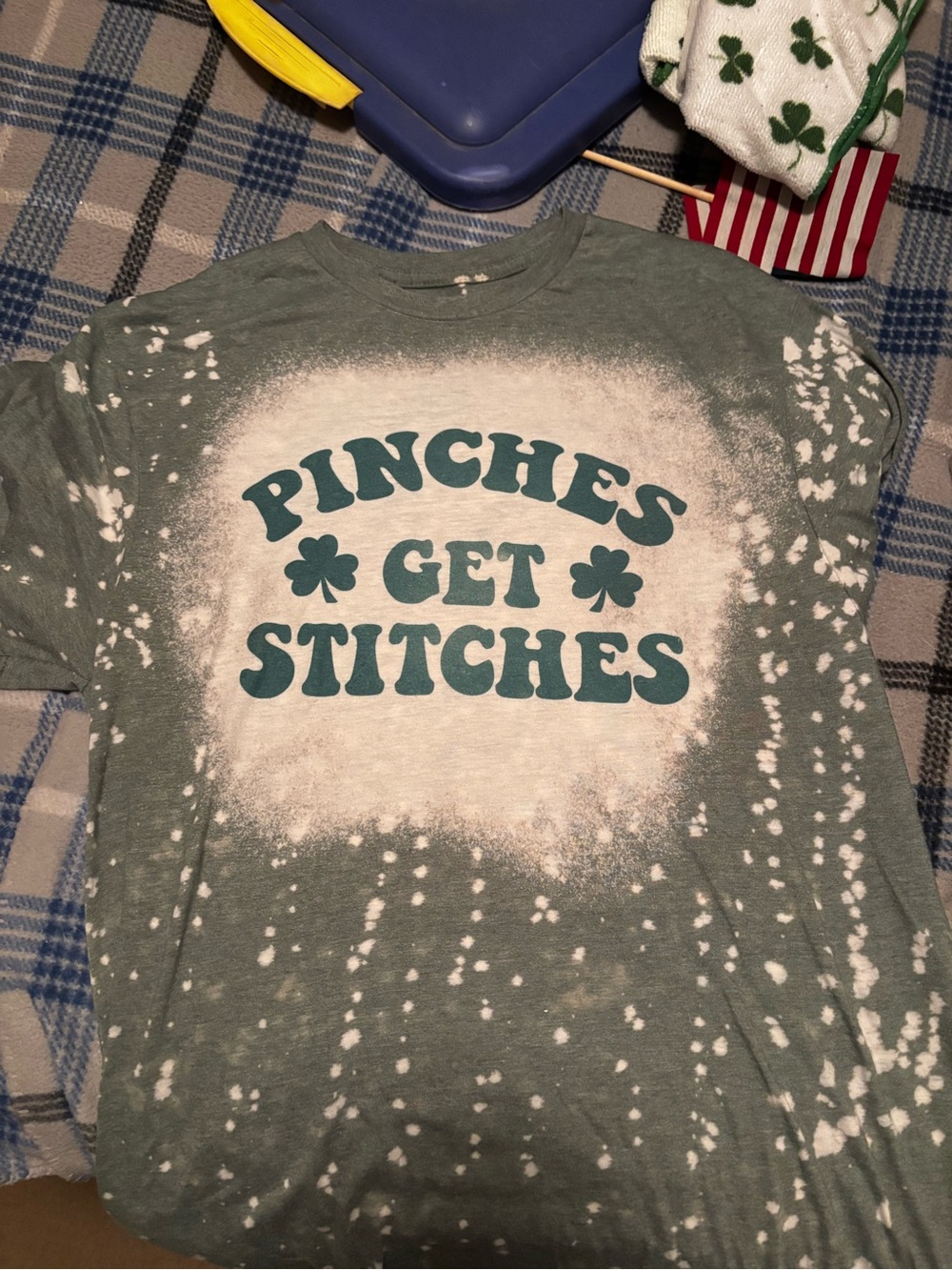 Pinches Get Stitches Short Sleeve Tee - Green